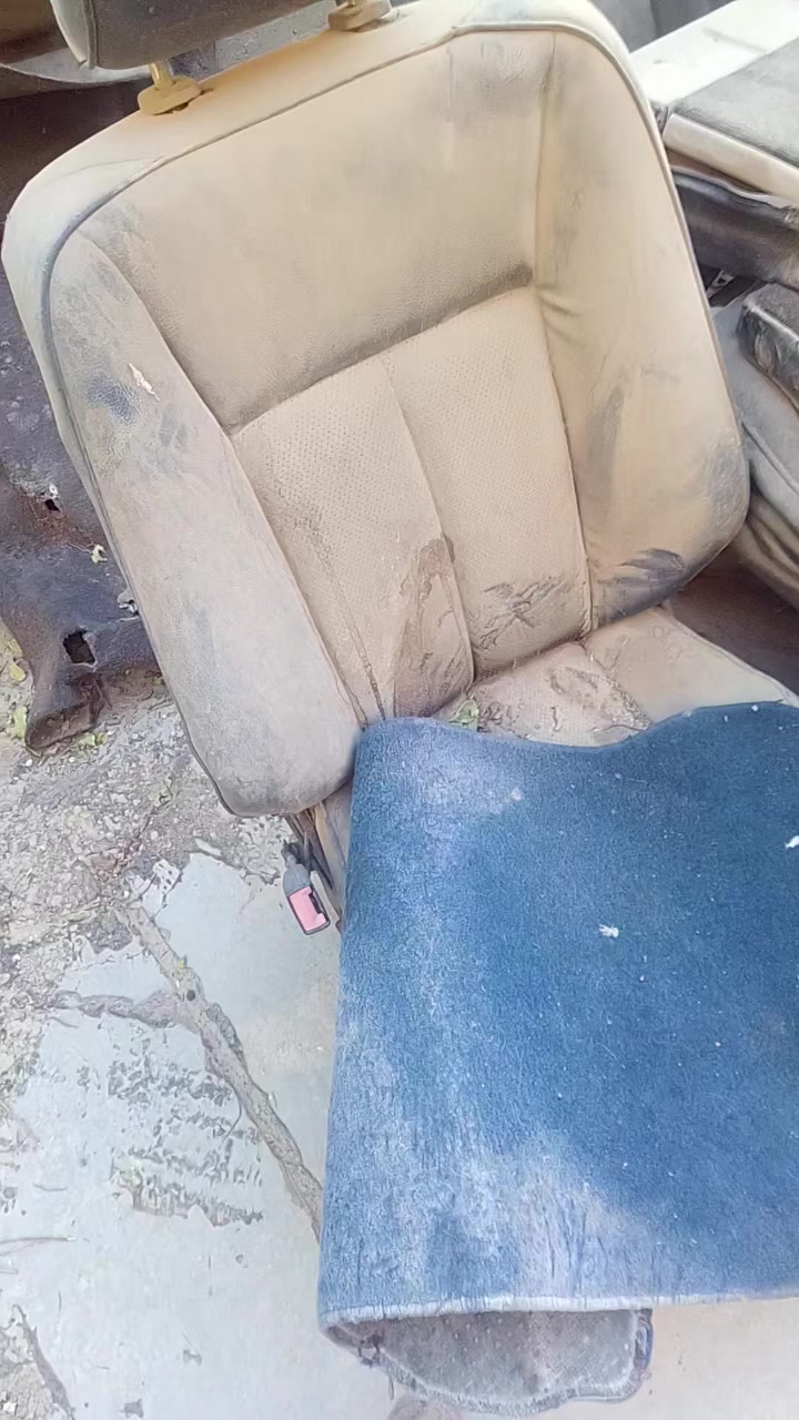 سلام عليكم دشبول لون اسود سعر 60
بطاين سعر 50 شوت على 15 كشنات تخم 25
كاعيه كشنات دب استيشن سعر 25 
اتصال ***********
