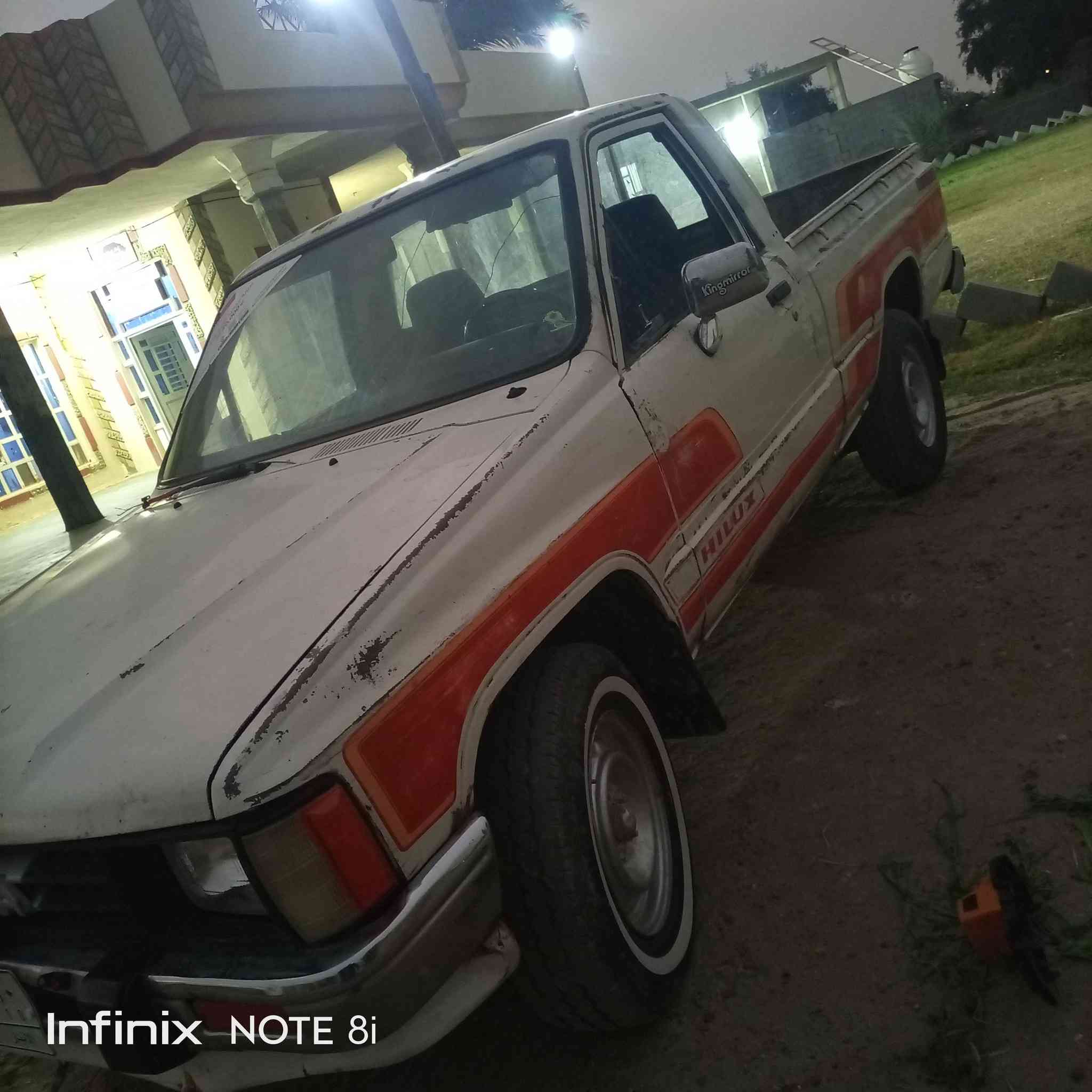 سلام عليكم ورحمه الله وبركاته 
سياره للبيع تويوتا موديل 88 سياره بلاديه يحتاج إلها بعض ترتيبات ..كير +محرك كله مكفول رقم أنبار ألماني تحويل مباشر مكان سياره بغداد قضاء أبو غريب ..السعر 50وبيها مجال.....رقم تلفون ***********
