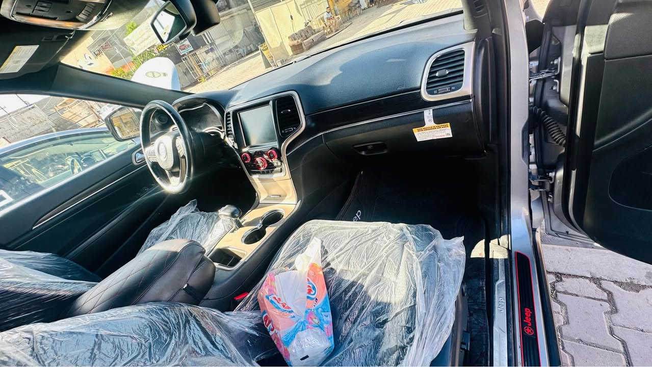 للبيع جيب موديل 2014 لمتد رقم اربيل باسمي وبيها كابون بانزين ضرر بالعراق نص جاملغ امامي ونص باب مكاني كركوك *********** كركوك, العراق
