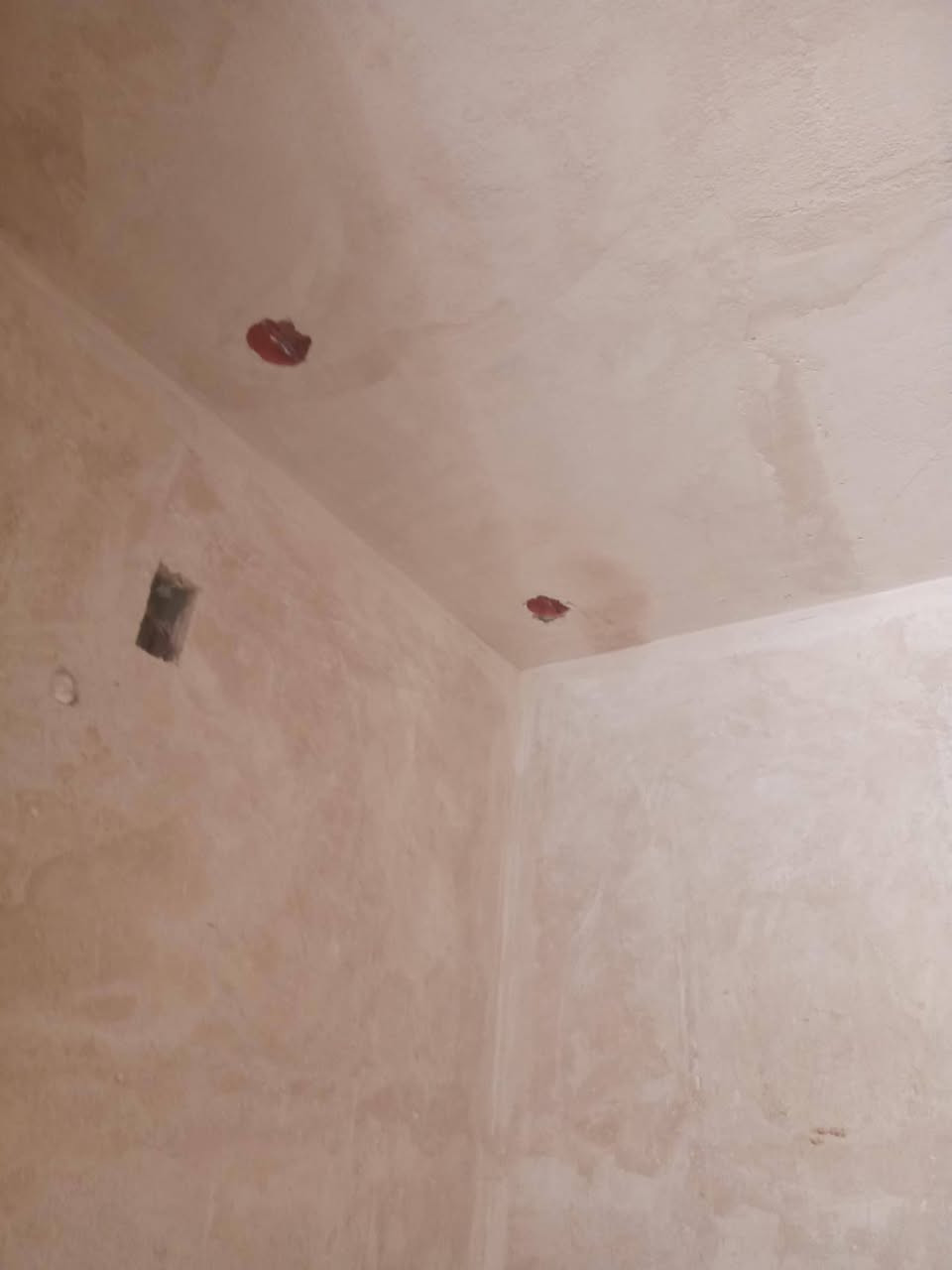 خلفه جص وسمنت وبورك اسعار مناسبه متفرغ حاليا ***********
