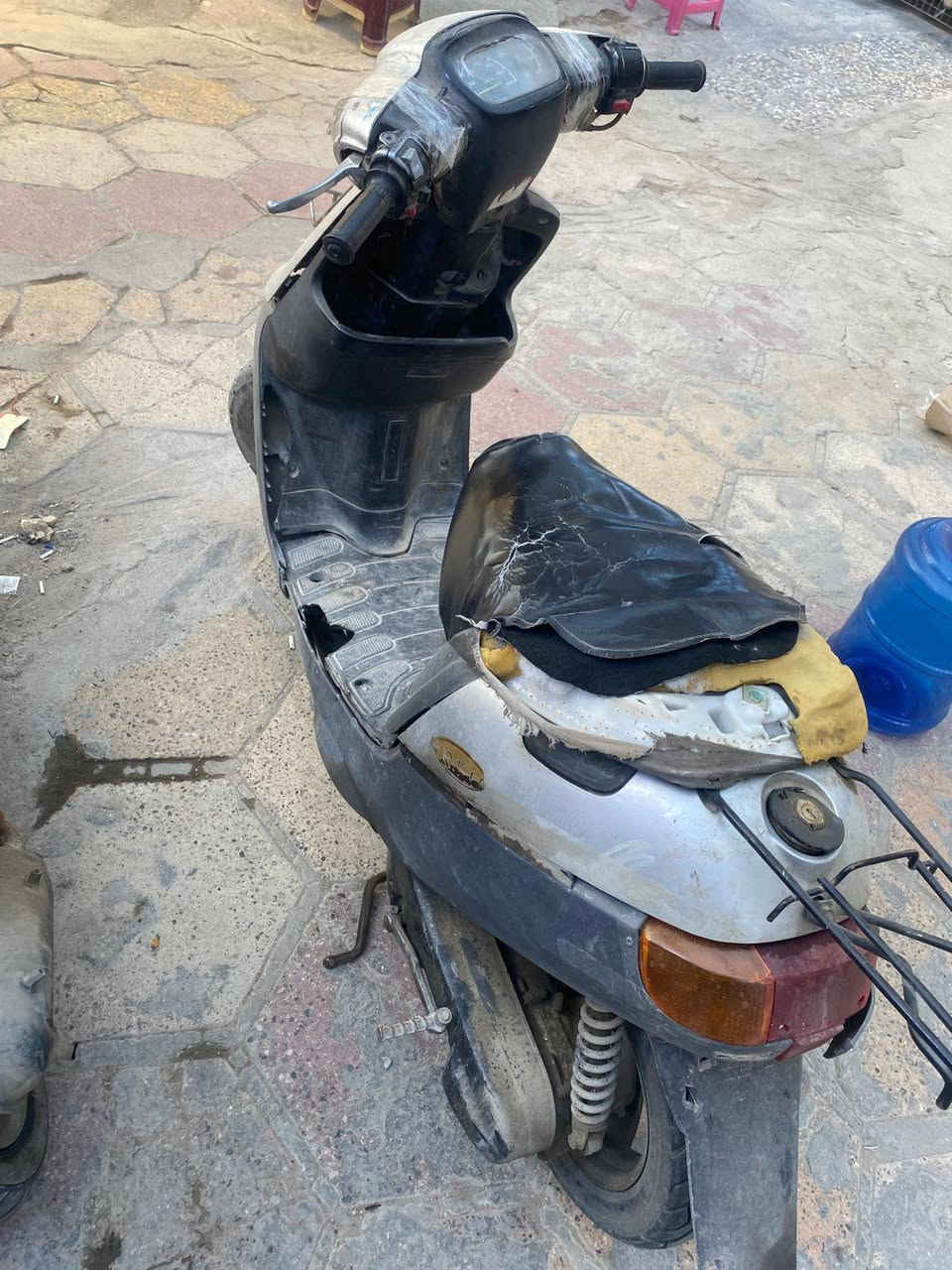 دراجه بطه 2003 شغاله ومحركها نظيف وشغاله ونقصها كفر بس لان كفرها تعبان اريدها ١٥٠ الف مكاني كربلاء حي المعلمين ***********
