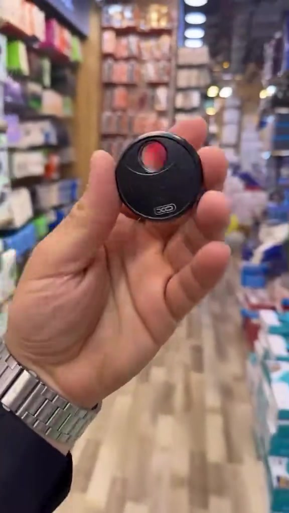 📷🔍 جهاز كشف الكاميرات المخفية XO – احمِ خصوصيتك أينما كنت! لا تخلي أحد ينتهك خصوصيتك أثناء السفر أو الإقامة بالفنادق 😎 ✅ يكشف الكاميرات المخفية بسهولة ودقة ✅ يدعم كشف عدسات الكاميرات والأشعة تحت الحمراء (Infrared) ✅ 3 مستويات إضاءة لتناسب جميع الظروف ✅ صغير وخفيف وسهل الحمل في الجيب أو الحقيبة ✅ مثالي للفنادق، الشقق، غرف تبديل الملابس والمكاتب ✅ بطارية قابلة للشحن مع ضمان 18 شهر 💰 السعر: 22 ألف فقط 🚚 التوصيل مجاني لكل العراق 📲 واتساب: *********** 🔥 اطلبه الآن واحمِ خصوصيتك في أي مكان!
