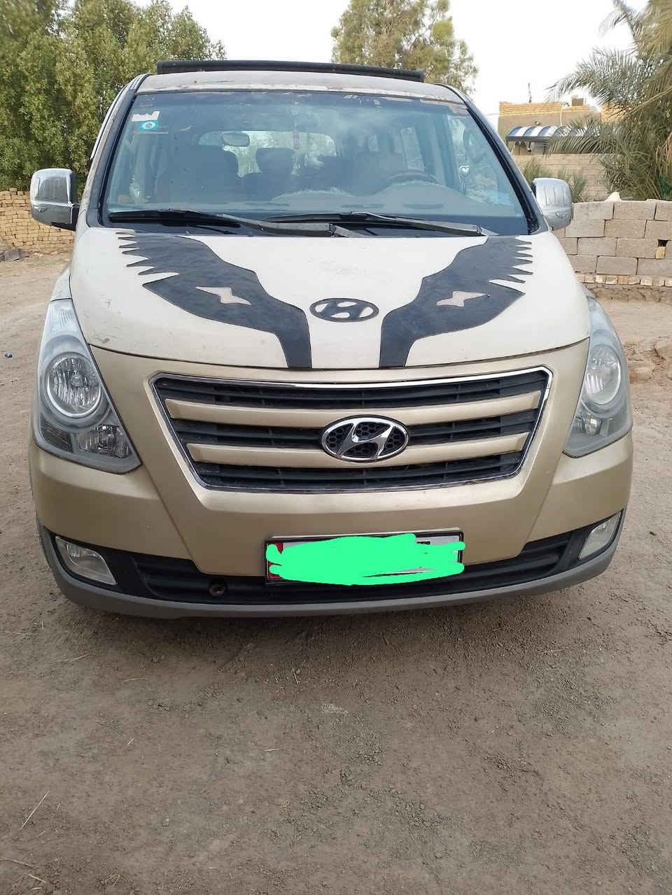 السلام عليكم استاركس موديل ٩ للبيع شرط محرك وكير واكسن و دواخل سفريات جديده تبريد منضوهه جديده ويه السويج رقم قادسيه باسمي شخصيآ مصفره هيئه وغرامات وهزه السعر 123 العنوان السماوه رقم ***********

