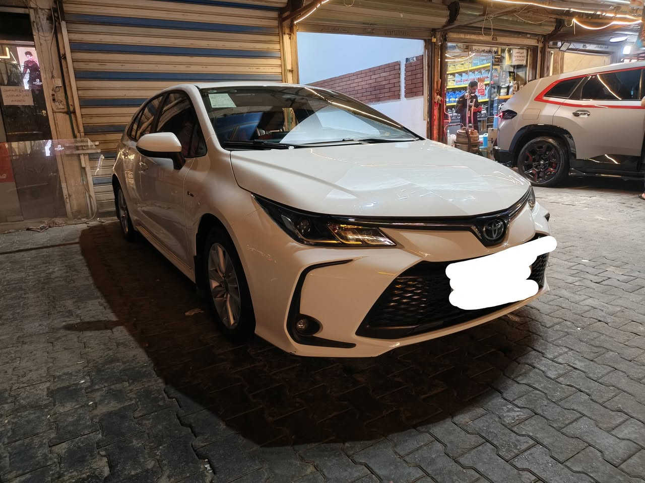 كورلا موديل ٢٤ ماشيه ١٩ ونص كفاله بيها رصعه بلباب الصدر السياره باسمي مواصفات داخل احمر كشن كهرباء سبايدر اصلي سياره مال شركة الجاسم سعرها ٢٣٥٠٠٠٠٠ مليون وبيها مجال بسيط 
رقمي *********** ابو حيدر
