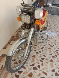 عيتاني  اربعة كير نظيف كهربائيات شغالة بريك امامي خلفي ب٢٧٥ وبي مجال  ...