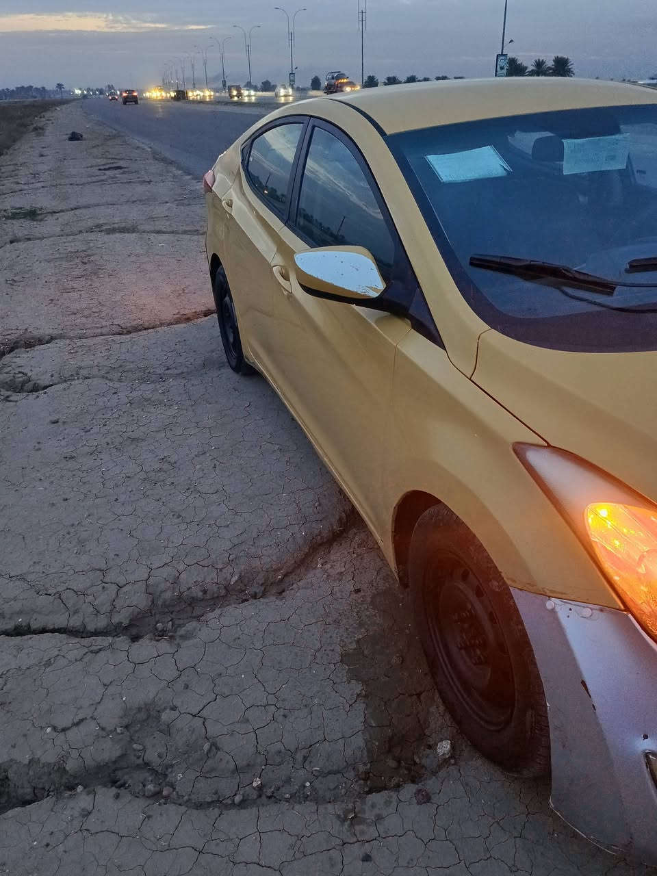 سلام عليكم سياره النتره موديل 2013, سياره جاهزه مكينه كير حداديه تخم تاير تبريد شغال  سياره بيه جاملغ الخلفي بدون دواخل السعر 85, وبيه مجال ***********
