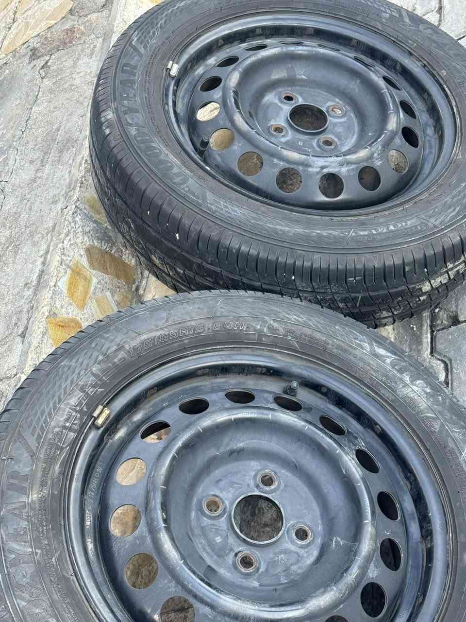 زوج  تاير نيسان قياس ١٥/٦٥/١٨٥ ياباني سعر الزوج ١٥٠ الف  المكان البصرة الحيانية هاتف ***********
