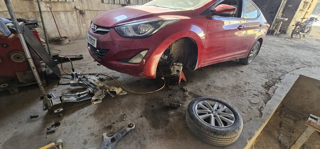 #ميزانيه_وبلنص_كاظم_الحداد *********** ***********  
أعمالنا اليوميه لزبائننا العرض 175 الف مستمر حبايب
 سونالكم عرض صدرب 175يشمل جميع السيارات الكوريه
(النترا فورتي اكسنت سوناتا اوبتما سورنتوا سنتافيا توسان ريو)
العرض هو [تبديل تخم بوش وطوب وشموع ورواط ولاستيك وتجفيت المشط مع الميزانيه والبريس والأدوات كامل 175 الف
العنوان حله شارع ٨٠ مقابل استدارة حي العسكري بادارة #كاظم_الحداد *********** ***********  (وخابر واحجز بسرعه
