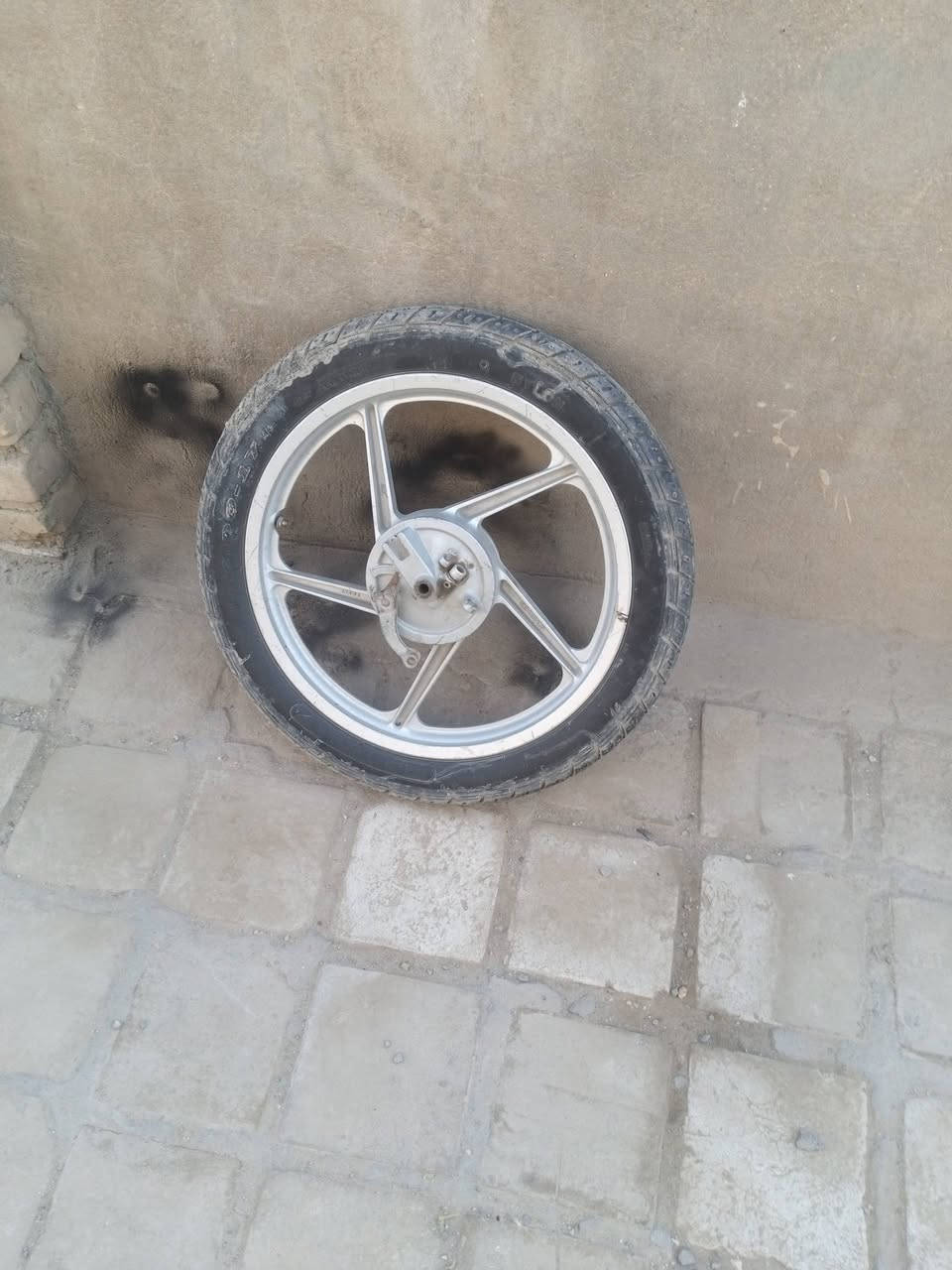 ماشه ودبلات كلاسيك ربعه كير سعر40)تاير وطبله بوكسر كلاسيك ربعه كير سعر 50 مكاني  تريد توصيل موجود رقم الهاتف ***********
