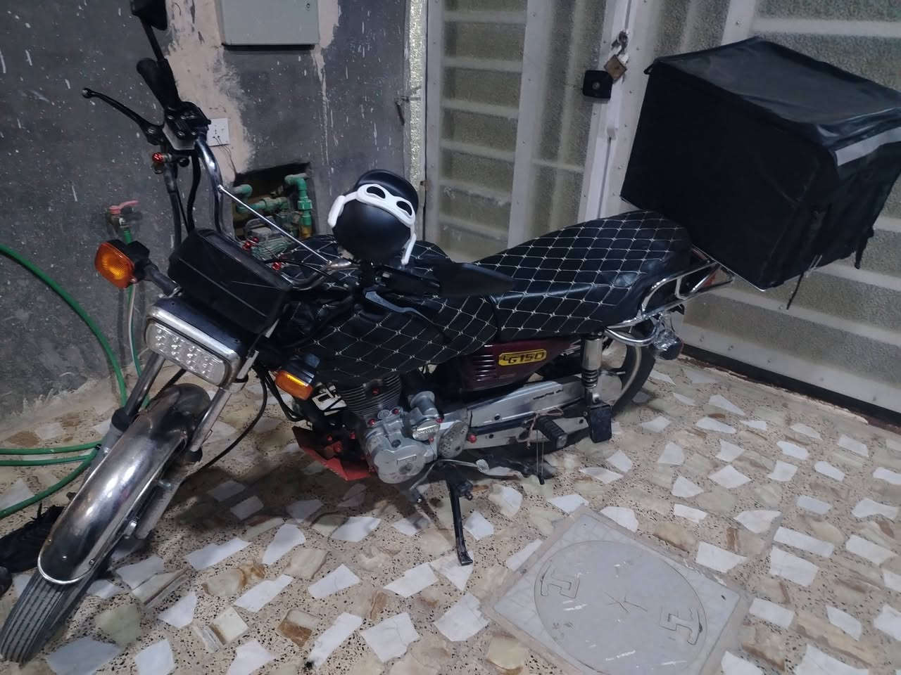 دراجة إيراني سيفان مديل 2023 نضيفة أكثر من الصور للبيع مكينة ما مفتوحة *********** واتساب متواجد على النت السعر $600 بيها مجال
