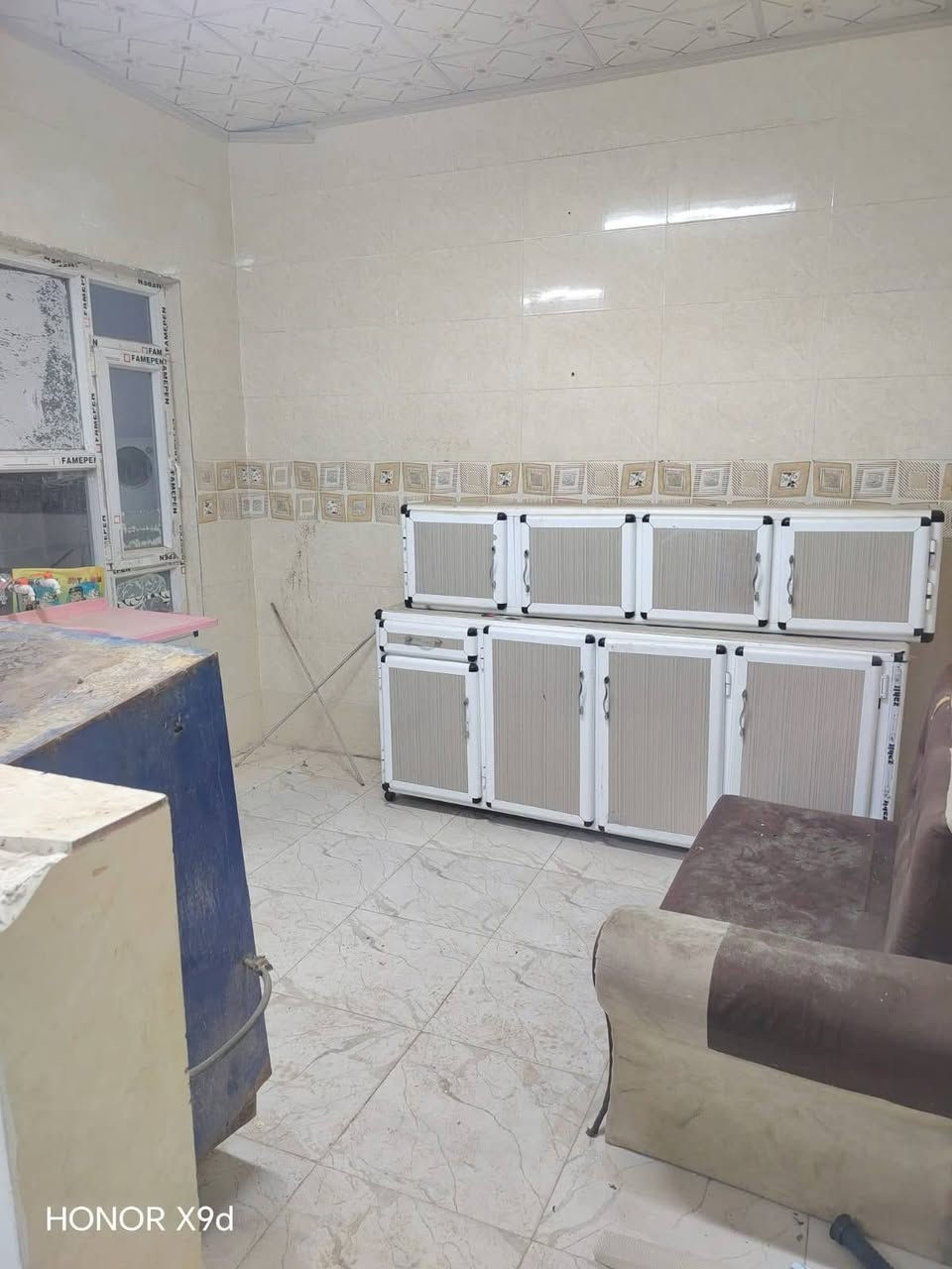 شقه الايجار حي الاخاء غرفتين نوم وهول مطبخ وصحيات/***********/***********
