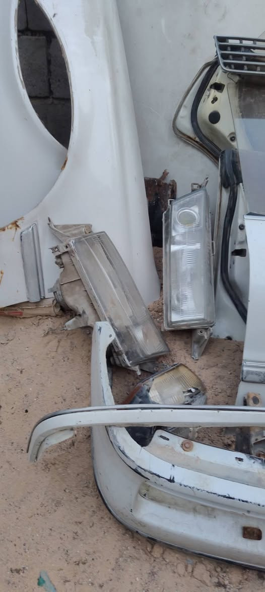 للبيع غراض مارك كصيف 
اربع بيبان+ بنيد+ جنطه+ دعاميات اماميه وخلفيه + السكنات ثنين و مازدات ثنين و شباك الامامي سعر 550 وبيهن مجال 
العنوان البصرة ابو الخصيب 
***********
