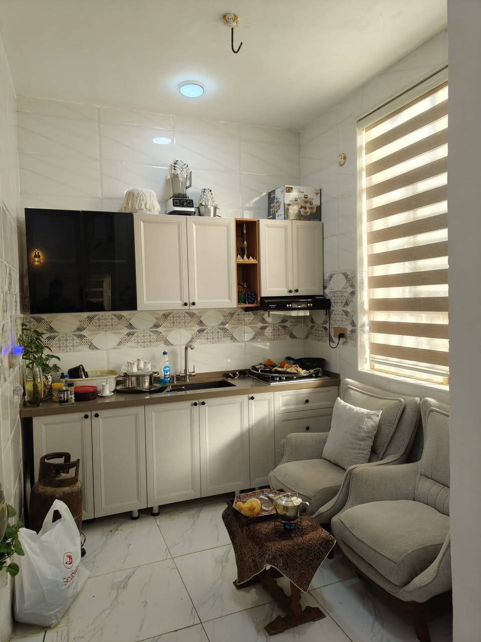 يا الله دار البيع مساحه 50متر بيت يباع مع الاثاث كامل مانقص كلشي عنوان شارع الاصب  335خط الاول شارع 12متر سعر 28وبيه مجال ***********
