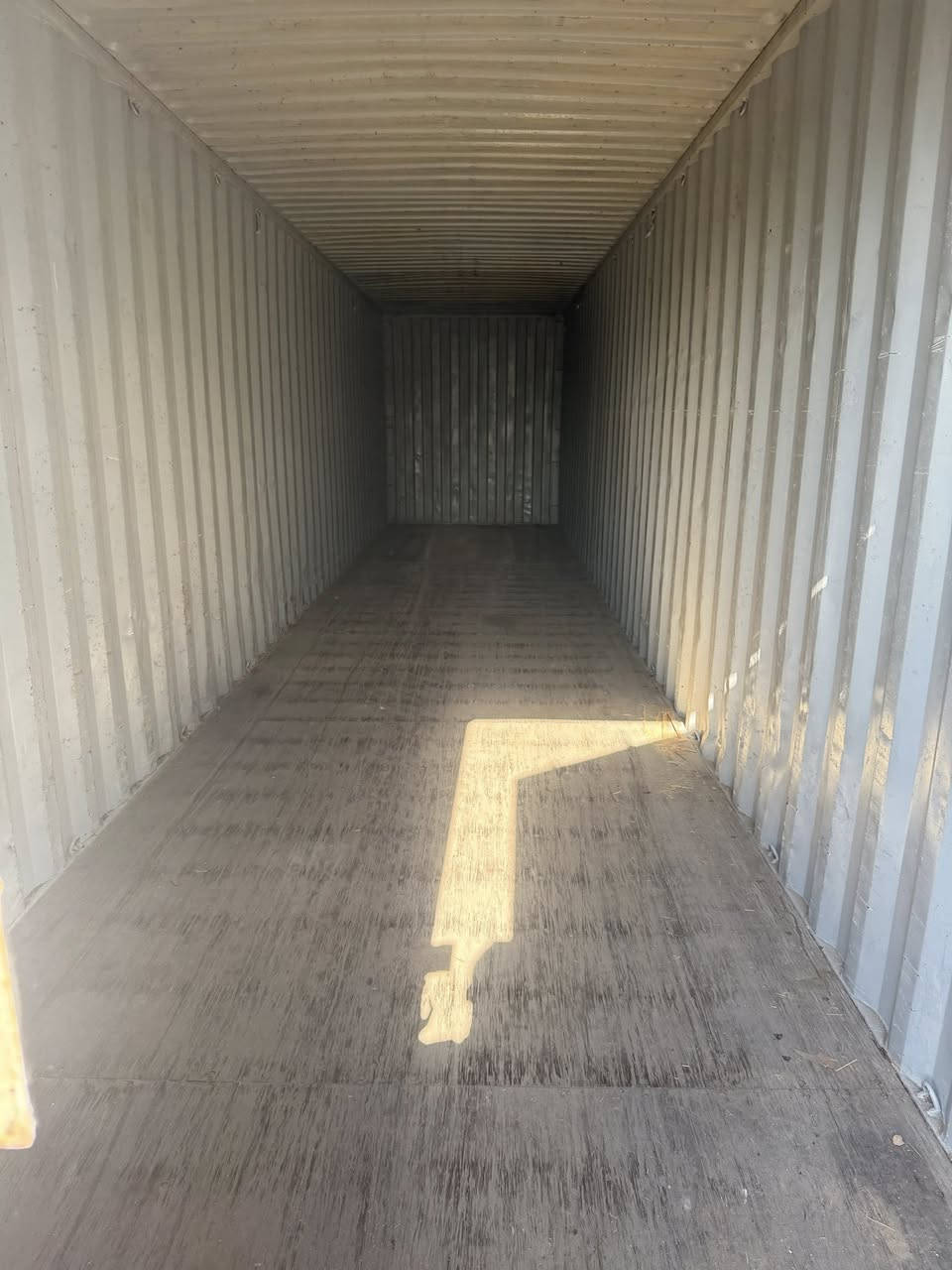 حاويات بيع طول 12 متر 290. الوان شعب
حاويات حديثه السعر 22 ورقه ***********📞
