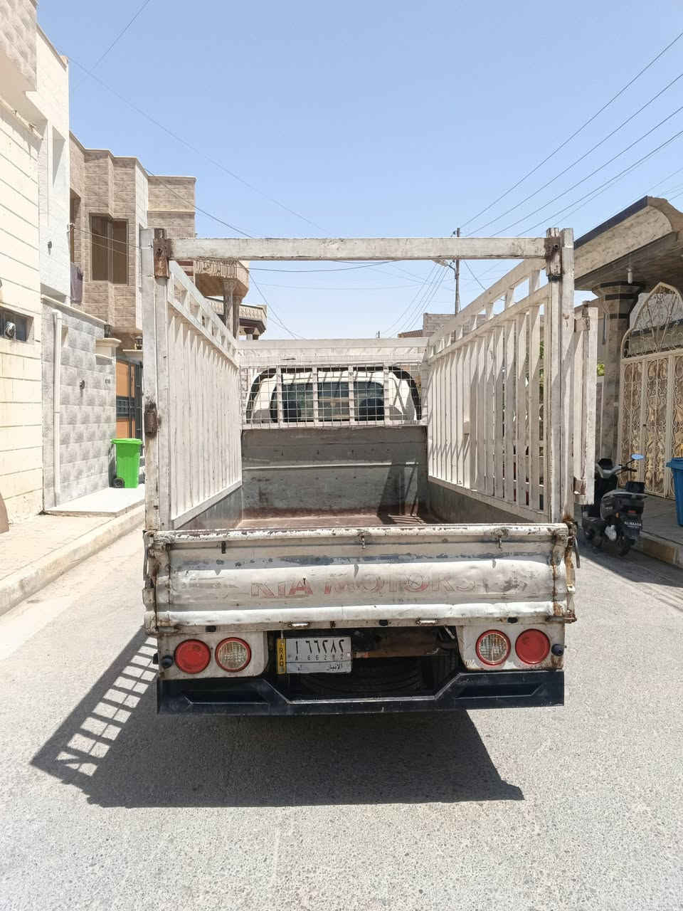 سلام عليكم ورحمة وبركاته
توجد كيا بعيره للبيع 
السعر :95ورقه وبي مجال 
العنوان: الانبار قضاء هيت 
السياره كامله وجاهزه
الاستفسار عله هذا الرقم .***********
