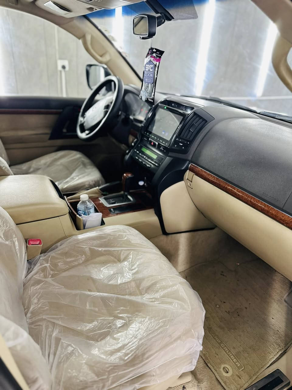 سلام عليكم لاندكروز 2014للبيع او مراوس بتاهو حسب القناعه
سياره مكفوله وجديده كير مكينه حداديه تخم تاير كله جديد 
كير مكينه مكفولات شرط الفحص وين مايعجبك افحص 
العنوان بغداد الكاضميه 
***********☎️***********
