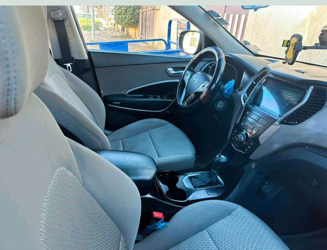 السلام عليكم سنتافي للبيع موديل 2016 وارد أمريكي  
سونار بل منشور بيه فقط باردات مواصفاته نص كامره و شاشه و تحكم ستيرن و قطعتين تبريد ثلج❄ محرك 2400 فورويل لمرغوب سعره 155بيه مجال لل شراي بخدمته يجي و بي خير و يدلل *********** مكاني ديوانيه سياره بسمي رقم نكليزي هزه جديده
