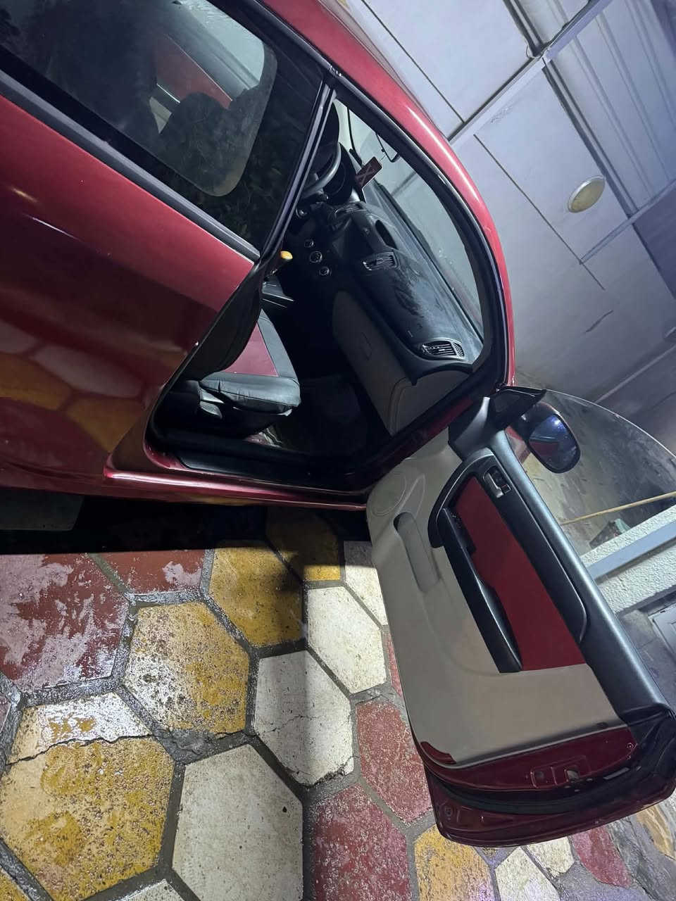 للبيع كيا فورتي موديل 2010 كوبيه تك باب لون ماروني غامق السياره رقم بغداد انكليزي باسمي 2026  
مكينة 2000 دوش المرغوب  
ماشية 166 كم  
داخلها نظيف جدا مابي نقص 
مغلف الكشنات 
شاشة وكامرة 
تحكم ستيرن
 ضررها فقط خشم الجاملغ والبنيد مبدل لالغود ولا شواصي صبغتها عام نفس اللون للجماليه وصورها قبل الصبغ موجودة سيارة نظيفة مبدللها صدر امامي خلفي جديد قبل سبوعين مشط ودبلات زوج تايرات جدد مكينة بيها خيط بخار بس صافيه السياره وناعمه سعرها 68 ورقه وبيه مجال قليل مكاني بغداد الحرية *********** /***********
