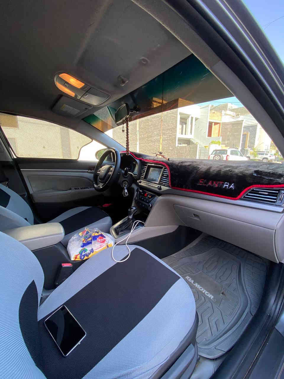 سلام عليكم للبيع او مراوس النترة موديل 2018 
بيها صبغ مكان الرقم الخلفي وبنيد وفوك باب السايق بالتكمة شي قليل مال تحميل بدون لا معجون ولا بارد بدون ايرباك السيارة ماشية 152 ميل موصفات شاشة كامرة دوارة رادار جانبي تحكم ستيرن جهتين كروز سرعه 3 انضمه قيادة سبورت وايكو ونورمل شاشة ديجيتل محرك 2000 دوش مبدل بي راجز حار فقط بلادي كير بلادي سيارة نظيفه ومرتبه يحتاج الها بس صبغ دعامية وبنيد مكان السيارة بغداد الغزالية سعر 122 وبيها مجال  

***********
