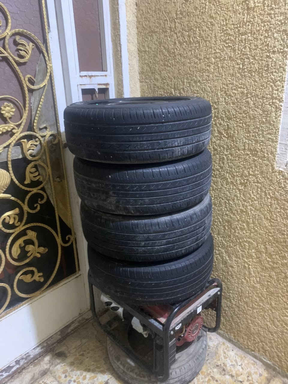 سلام عليكم تخم ويل وتاير جدد كلش نضيفات مستخدمات اقل الشهرين حجم ١٦ يرهمن جميع السيارات النتره سيراتو فورتي كورله مكان بغداد المحموديه سعر ٢٢٥ وبيهن مجال *********** بي واتساب
