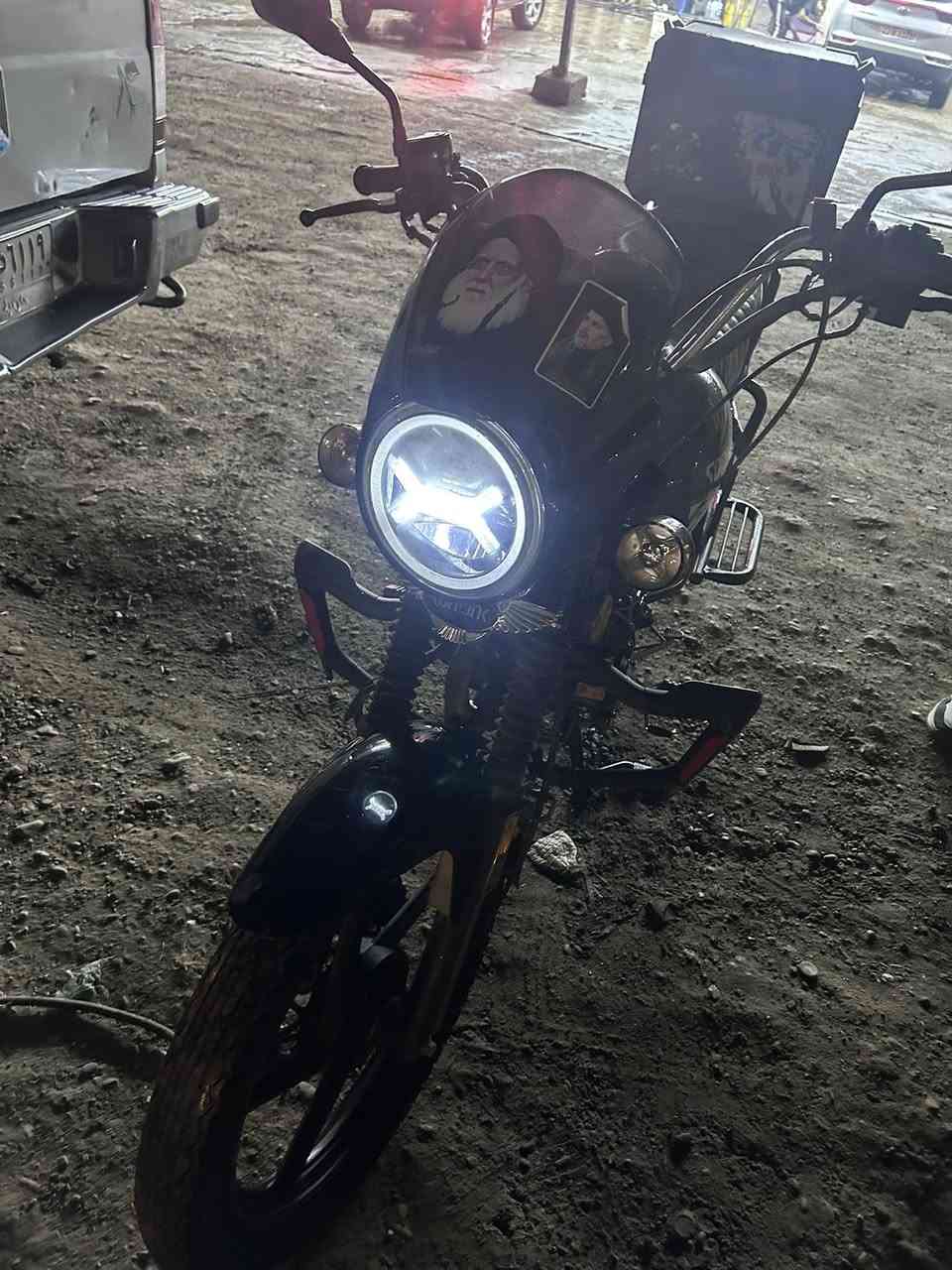 السلام عليكم دراجه سونك محرك دايون ٢٠٠ سيسي دراجه مكفوله من كلشي بس منفيس بمليون وخمسين  وبيه مجال بصيط للطيبين لمو شراي لا يتعبني رحمه عله واديكم ***********
