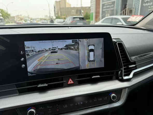 للبيع كيا سبورتج موديل 2023 
فول مواصفات  اعلى فئة SX  برستيج  هايبرد 
   مواصفاتها وسعرها 195 
1  بانوراما
2  كامرات محيطية 360 
3  رادارات جانبية 
4  رادار امامي +  خلفي 
5  بصمة : تشغيل - ابواب - صندوك
6  صندوك كهرباء ذكي 
7  شاشة كبيرة  تدعم كاربلاي واندرويد اوتو وفول تحكمات لمس
8  كيجات الكترونية متغيرة حسب الوضعيات
9   انظمة القيادة : سبورت - سمارت - نورمال
10  كشنات جلد  + كشنات تدفه وكشنات كهرباء مع تدفه ستيرن
11 كشنات تبريد
12  كراسي كهرباء فول تحكم مع كشن امامي متحرك عند النزول اوتماتيك
12  اضواء ترحيب عند الاقتراب مع ترحيب داخلي عند الصعود او المغادرة
13  شحن وايرليس
14  منافذ تايب سي عدد 3 مع 2 في الكشنات ومنفذ يو اس بي ومنفذ جداحة
15  هاند بريك بصمة
16  اوتو هولد
17  نظام سياقه ذاتيه وتوقف ذاتي
18  كامرا دوارة 
19  تحديد مسار ذكي
20  خزن ميموري لوضعيه الكشن
21   نقطة عمياء
22   كروز سرعة
23  شاشه تبريد لمس
24   سستم صوت هارمن كاردن
25  اناره داخليه LED لمس
26   خزن كشن سائق ميموري وضعيتان
27   ويل كب حجم 18 وحساس اطارات
28   اشاير بالمري
29   تشغيل عن بعد
30   شاشة لمس متغيرة لتحكم الميديا او لتبريد
31    فول تحكمات ستيرن
32  حساسات خلفية + حساسات اماميه
33   لد نهاري 
34   لايتات زنون عالي ناصي 
35  مانع انزلاق

رقم بغداد تحويل مباشر بأسم المشتري
حادث السيارة : السيارة حادثها دعامية خلفية فقط
مكانها بغداد السيدية ومحرك مفتوح مجفت 
رقم صاحب سيارة *********** وتس اب موجود
