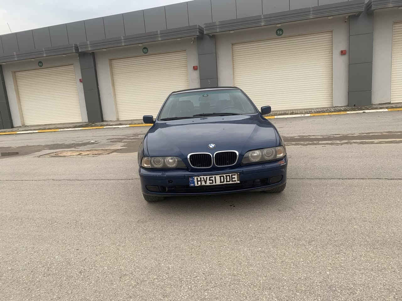 سةرةتا بةناوي خودا
بيئيم سةقةر ٥٢٥ 
دةبل ديجيتال 
٣گير 
توماتيك
عادي
سپورت
كوشن جلد 
سوكان ڤوليوم 
تةبريد لةمس 
فورميكا 
بي دةعم وليدراوي 
گيرومةكينةو ئةكسلي بةشةرت 
بي تةقةورةقة 
موديل ٢٠٠١
سعر ٣٨گةلاو مةعامةلة 
***********
