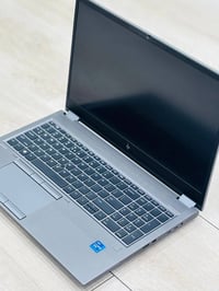 قطعة لابتوب • بأسبقية الحجز