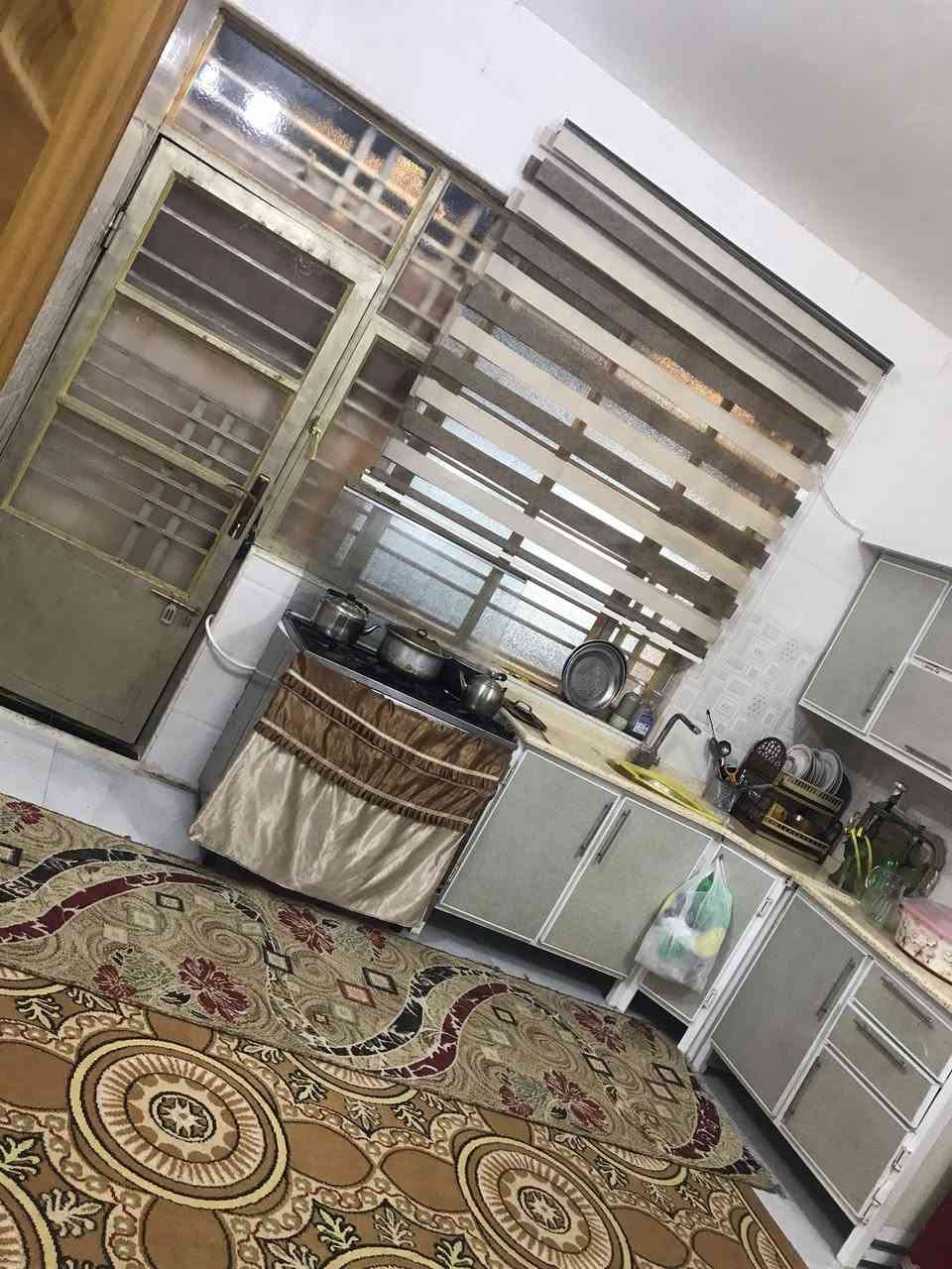 بيت مساحة 368 متر بناء البيت 200 متر وحوش وحديقه 168 متر سند 25 مقابيل عكركوف بالشارع الي قبل معمل السفنج السعر 110 وبي مجال بسيط التواصل على هاذا الرقم ***********
