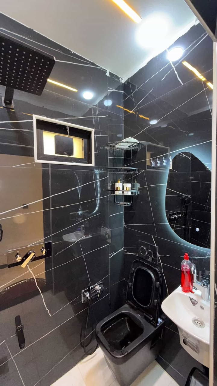 للبيع بيت مساحة 50 متر سند 25 يباع مع الأثاث 😍
غرفتين نوم صالة ومطبخ معزول و 4 حمام 🏡
مؤثث كامل هوم سنتر . خلف جامعة العميد ❤️
مقابل دوانم ابن حلوه 🌝
صب كونكريت بناء طابوق جمهوري😘😍

 السعر 95 وبي مجال مع الاثاث 🏡😍///***********
