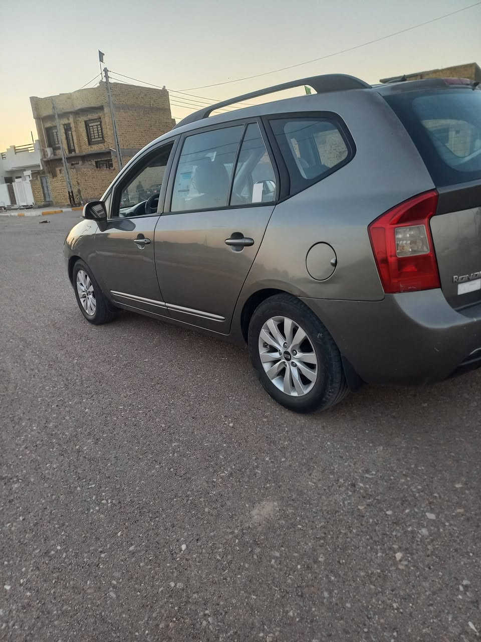 كيا راندو٢٠٠٩ وارد مصبوغ حزام اثر جراد كير مكينه مكفولات وتخم تاير تبريد ثلج رقم بغداد انكليزي بأسمي تحويل مباشر في اي محافظة سنوية لل٢٠٣٠ السعر ٨٨ 
***********
