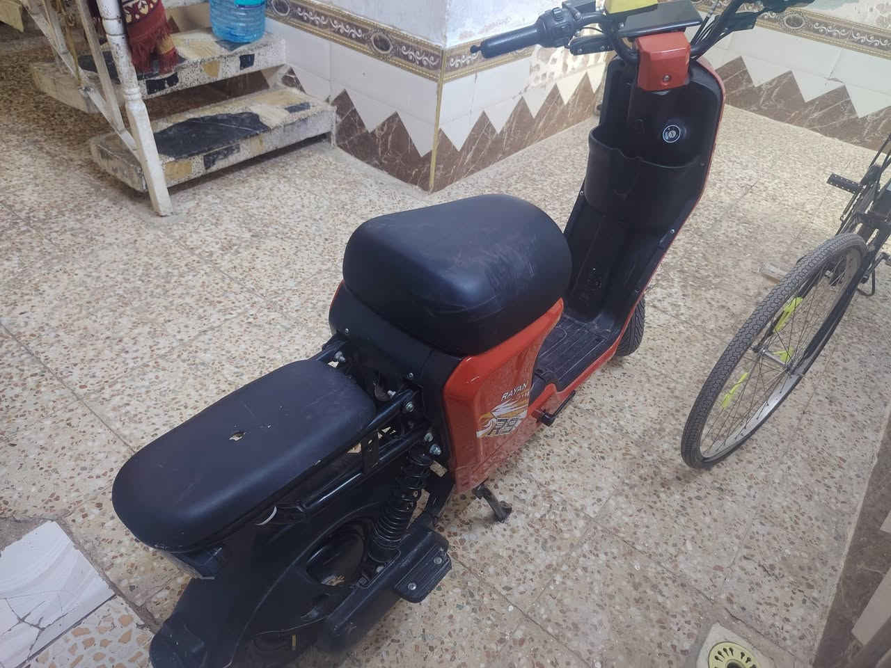 دراجه شحن لبيع دراجة جديدة كلش ما متعوبة سعر 400 بايسكل بناتي يابني جديد سعر قفل 100 عنوان الحولي الف دار ميسان *********** هاذ رقمي بية بس وتساب
