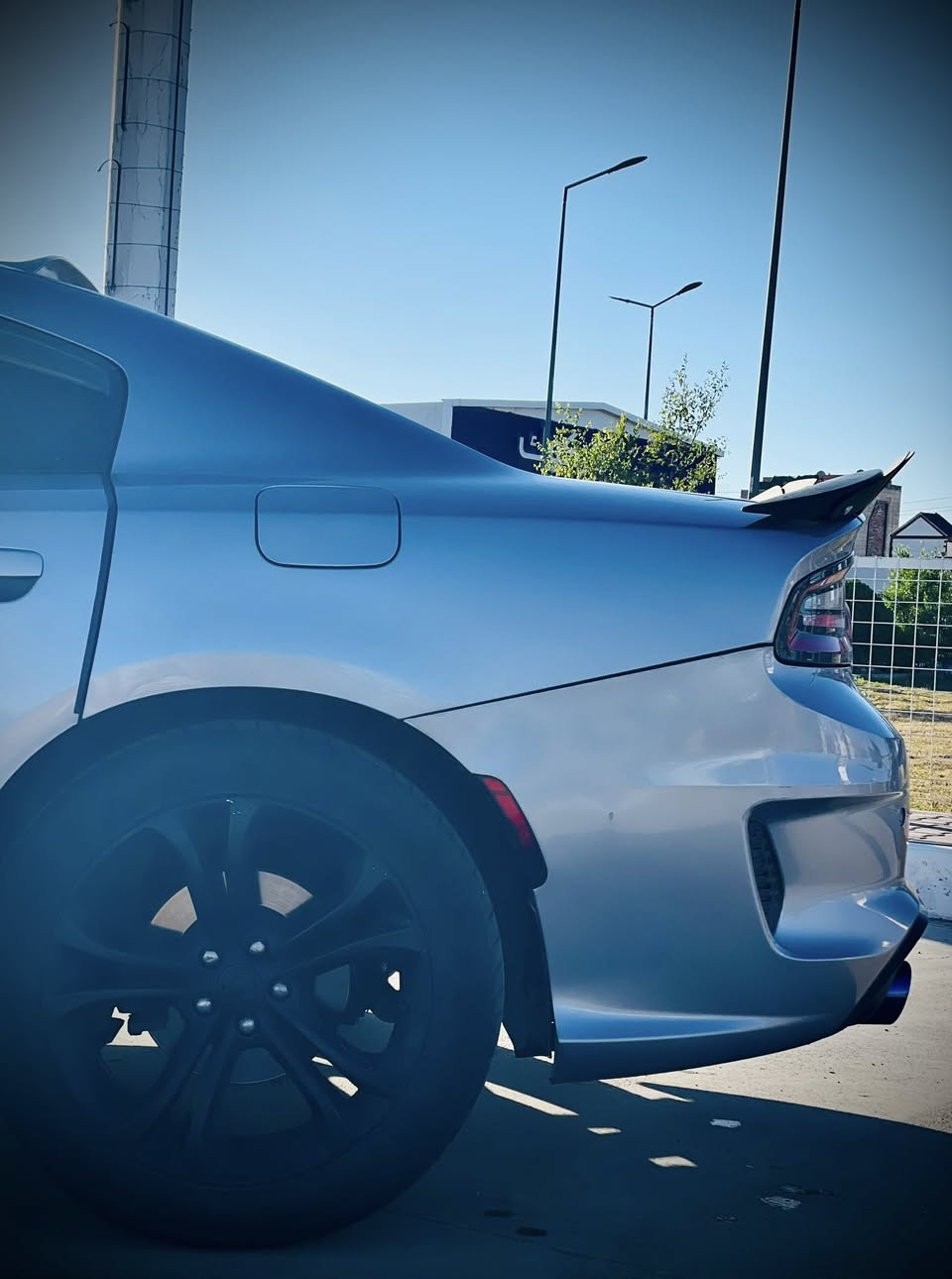 يسعد اوقاتكم
جارجر للبيع مواصفات SXT plus بدون فتحة 

مواصفاتها معروفة 

محدثة كيت كامل. هيلكات 

البونيد بلادي موجود بالاضافه الى الدوسات 

السياره كلييييين جديده جدا 

على وضع الشركة حتى ريحة الشركة بعدها تجي وتشوف 

مابيها اي حادث غير بارد صغير 

موديل 2018 

ماشيه 104 الف ميل حقيقي  
رقم سليمانيه باسمي 
تحويل ثاني يوم

( لاهل كركوك . بيها بطاقه بانزين ) 

السياره موجودة بكركوك 

للاستفسار

***********
