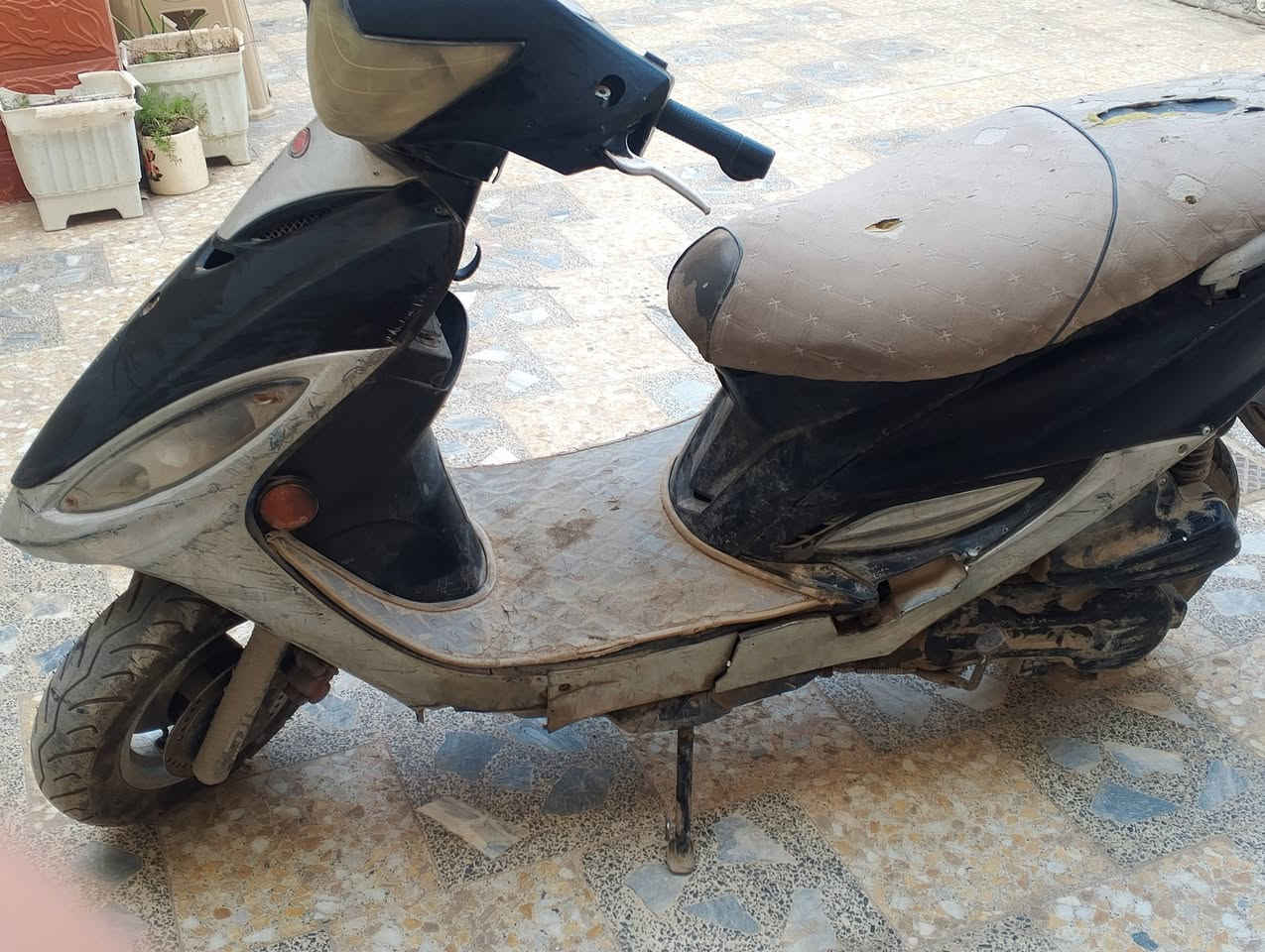 دراجة كامكو البيع نضيفه كهربائيات شغاله 
دراجة مشكلتها اليوم كامت فقط 
المكان نجف الاشرف حي ميلاد فاو
التواصل ***********
