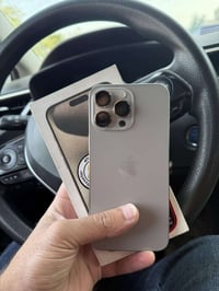 ايفون ١٥ برو ماكس ذ٢٥٦ بطاريه ٨٥ عربي شرق اوسط سعره ٩٧٥ ومجال بسيط جدا...