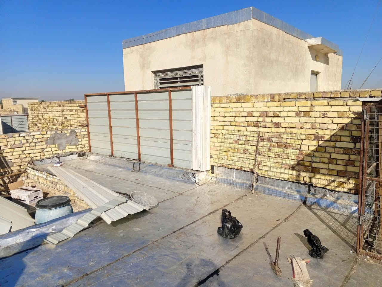 ‏حداد متجول                            
‏حداد متجول العمل كافه البواب والشبابيك والمحجرات درج ابراج واجهات والجملونات والسقائف والكرفانات واللافتات تصليح ابواب شبابيك قمريات تبديل نرمايد تبديل سراگي كيلون العنوان ميسان متواجد ع الفيس والواتساب رقم الهاتف ***********
‏
