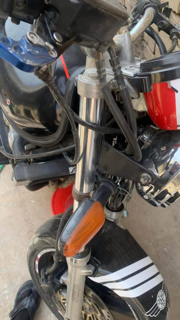 بطح سيبي فور CB400
16 ولف كفاله عامه 
الدراجه خير من الله كمركك مدفوع اوراق موجودة 

‼️‼️‼️الدراجه  مبدله ولفات مفتوح بس قبغ ولفات  
بيهة ترتيبات 
1- ستيرن رياضي 
2- بلكات جدد ngk
3-يدات رياضي 
4- كزوز رياضي sporf power
5 - كهربائيات شغاله 
6-بريك امامي خلفي بلمكان 
7-لايتات عالي ناصي اصلي مازده جديده 
8-باتري جديد 
9- زنجيل جديد 
10-بك لايت جديد 
11_واتر بم جديد 
الدراجه ناقصها بس صفاحيه وحده وكعت ومادري بيهة 

…….السعر .. مليون و 300 &

مكاني صلاح الدين قضاء الدجيل
للاستفسار *********** واتساب
