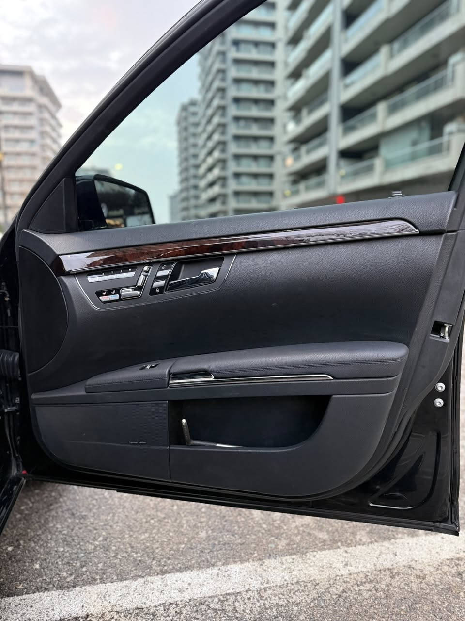 ...﷽ ...
مارسيدس ايس كلاس S350 موديل 2010  🇩🇪
سياره فول مواصفات جديد🪬📦

ارخص السعر : 198$ 💸وبيها شويه مجال 
رقم موبايل :***********
عنوان :سليمانيه
مواصفات خليجي محرك 6 سلندر ظمان محرك وگير بشرط   ما مفتوح 
ويل طايرات اصلى جديد اشتريته
مواصفات    ابواب صغير  سلايد    خمس بردات       اوتو استوب    باركين   داخل فورميكا   شاشات   كامره   تلفون   قاصه    كشنات متحرك   ابواب سحب و شفت اوتو هولد   صندوق شفت وسحب   كشنات مساج   حساسات امامي والخلفي   كشنات واستيرن كهربائي    كير استيرن   سيدي بوكس   6   CD بلاد مع كثير من مواصفات اخرى   
 واحد جملغ صبغ بدون شخوط بدون رصعات  كله بشرط  سياره باقي عله وظع كل غراضه بلاد مامفتوح  مکفول
سياره فول فول  سياره من دعاميه للدعاميه مابيها دينار مصرف   جديد مسويله سيرفز من شركه مابيها اي خلل كهربائي وكير ومحرك شرط  
رقم سليمانيه اصولى  سنويه  جديد   كله جديد سياره
