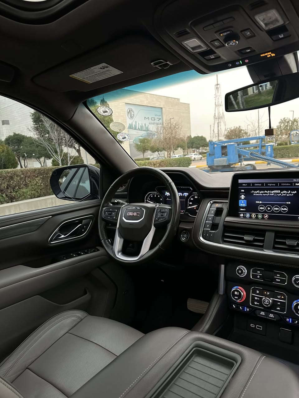 جمسي 2021SLT فوول فول مواصفات
5خمس كاميرات 
بانوراما
داخل جلد 
كشنات تبريد تدفئة
شاشات خلفية
كشنات خلفية كهرباء
داخل جلد 
شحن لاسلكي
كشن هزاز
كشن خزن ميموري 
بصمة
صندوق كهربائي 
ابواب بصمة  
شاشة كبيرة  
تشغيل عن بعد 
كشنات كهربائية 
رادارات 
محرك 5.3( المرغوب)
تحكم ستيرن فول 
حساسات امامي خلفي
نظام تحذير اصطدام 
نظام تنبيه عند خروج من المسار 
حاجب زنون 
٧ راكب 
نظام زنون اصلي 
كروس سرعة 
حساسات جانبية 
نظام سير على المسار 
ماشية ٦٠ الف حقيقي 
السيارة بيها جاملغ امامي مبدل وبونيت مصبوغ بدون شاصي شرط الفحص وكير ومحرك بشرط مامفتوح 
السيارة رقم اربيل بأسمي شخصي هزة وفحص وسنوية جديد 
تريد التحويل او الوكالة حاضر 
السعر 418$ وماكو ارخص من هيج سعر بكل السوك
مكان السيارة اربيل 
***********
