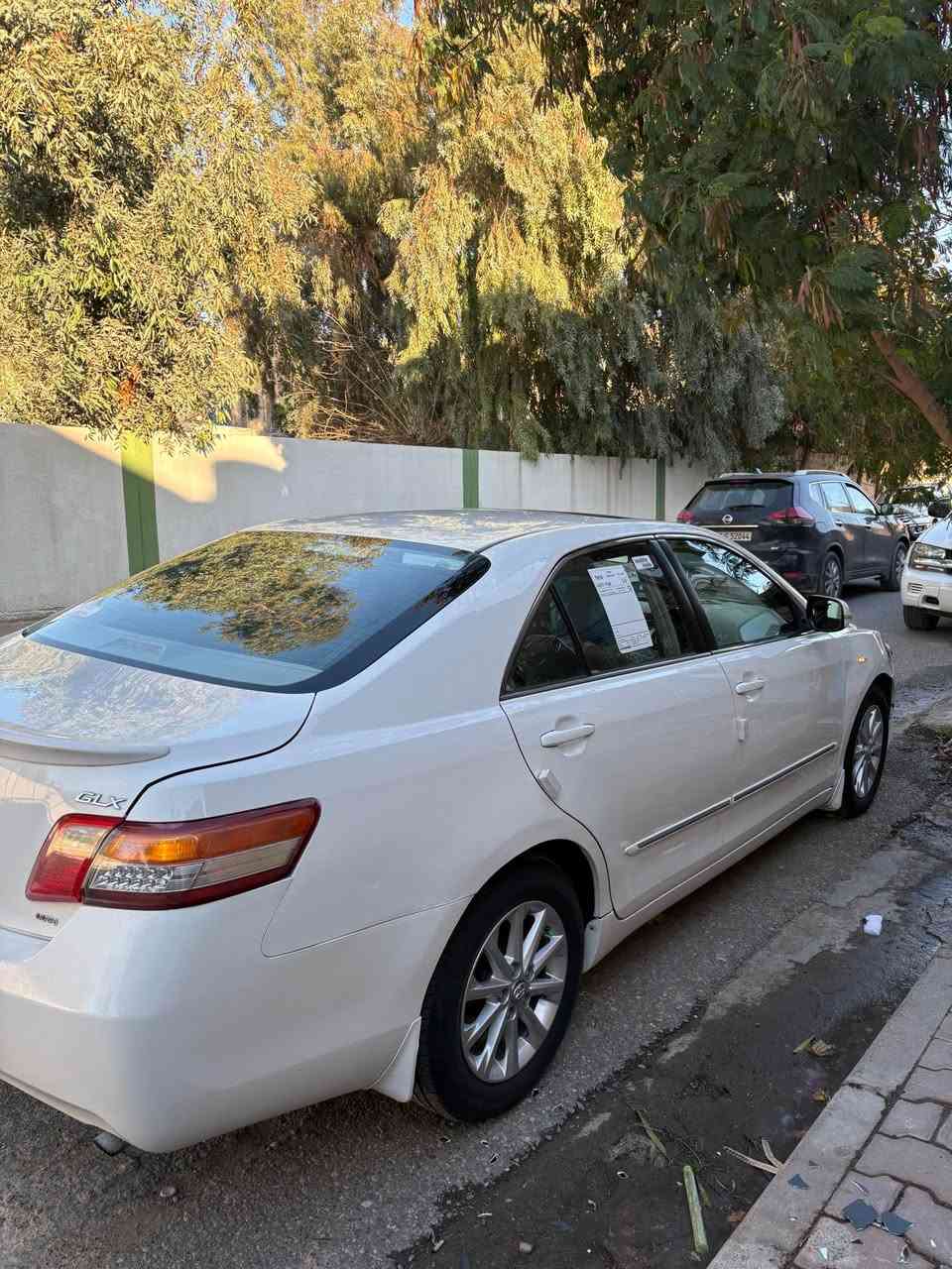 السلام عليكم 
كامري 2009 خليجي GLX 
موصفات فول
ربع جامرلغ امامي صبغ بدون داخل 
مكانين تعديل 
مكينه مفتوح بدون عيب صرف و بخار وصوت 
ماشي 120KM 
رقم كلشي جديد 
مكان سياره كركوك 
وتساب 
*********** كركوك, العراق
