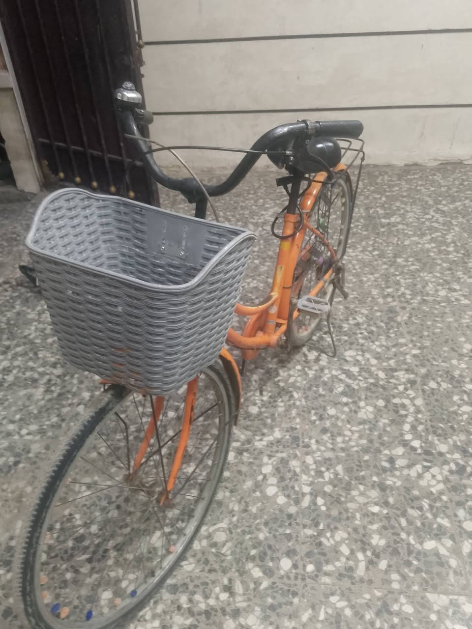 بايسكل للبيع السعر 70 بي مجال المكان الدوره رقم الهاتف ***********9
