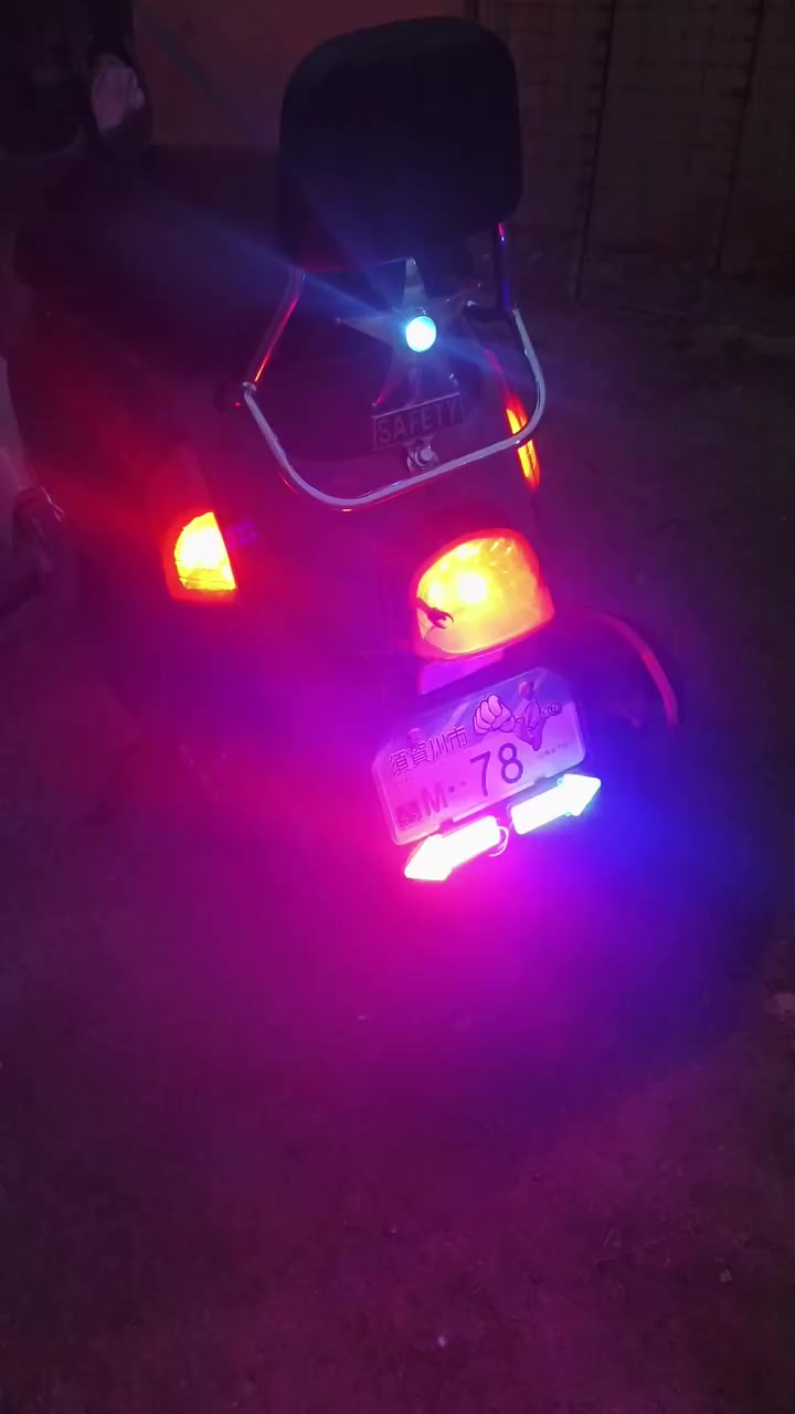 انضف من الصوره سلام عليكم بوليس نوزل للبيع ختم واحد دراجه خير من الله صالهه شهر من نازلة رمبه ترايك وين مايعجبك كفاله عامه من سرقه تريد مكاتبه عادي  مكينه مامفتوحه من كلشي سعر ب950 قفل لاتنقيص لاتبخير لاتاخير رقم الهاتف: ‪***********‬‏
