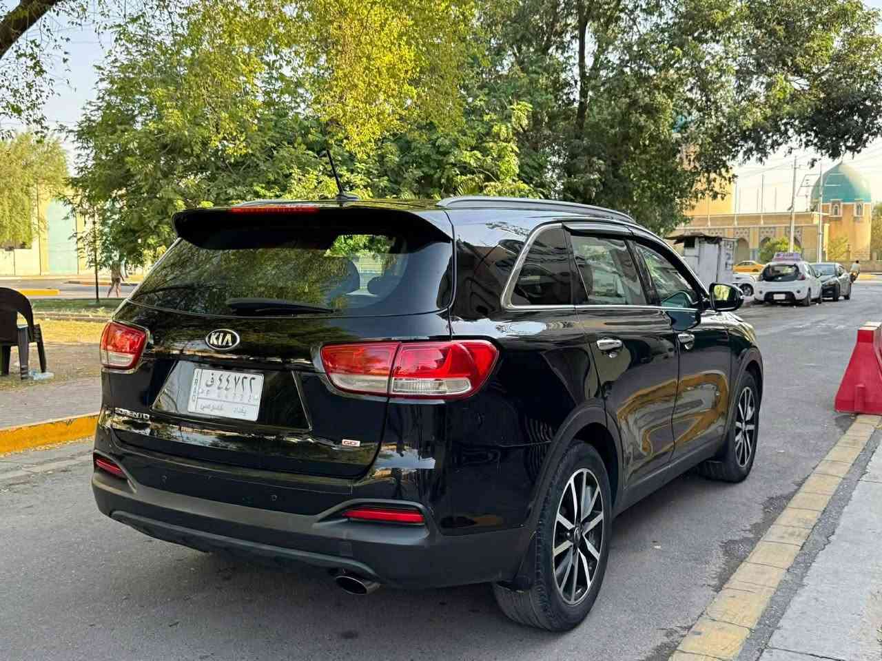 *********** جديده جدااً رقم دولي جديد
سورنتو 2017  امريكي
حادث بنيد فقط وصابغين جاملغ وياه
محرك 4 سلندر 
كشنات جلد بيجي واسود
داخل صاج اسود
تبريد قطعتين
شاشه وكامره
اشاير مري
تحكمات ستيرن جهتين
شاشه اعطال
اشاره ترحيب
انضمه قياده
ماشيه 150
لايت زنون
تبريد ثلج
تخم تاير جديد
صدر امامي خلفي جديد
مكانه بعداد الرصافه
السعر 150
ا***********
