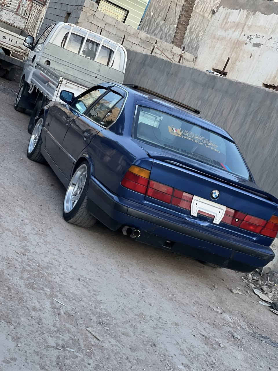 سلام عليكم للبيع بيم ام موديل 91 مكينه 25كبس  مكينه كير كفاله صدر جديد ويل Mاصلي  سيارة كلش حلوه و نضيفه السعر 45وبيها مجال كلش بسيط العنوان ديالئ بلدروز لاستفسار ***********
