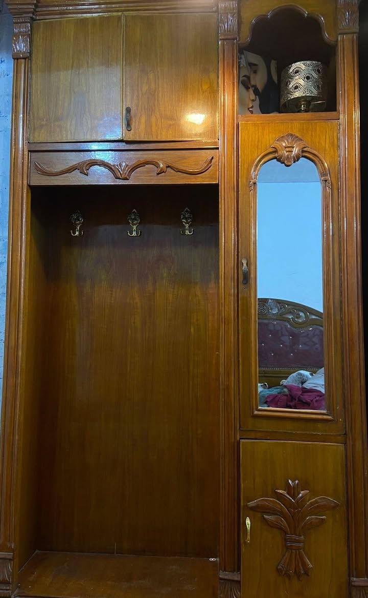 غرفة نوم صاج عراقي ثقيل للبيع 💼
الاستعمال: سنة واحدة فقط

• الحالة: نظيفة جداً (90%)

• عدد القطع: 6 قطع كاملة

• السعر: 900 الف دينار عراقي وبيه مجال

• الموقع: بغداد / الحرية

• للتواصل: ***********
•البيع مستعجل
