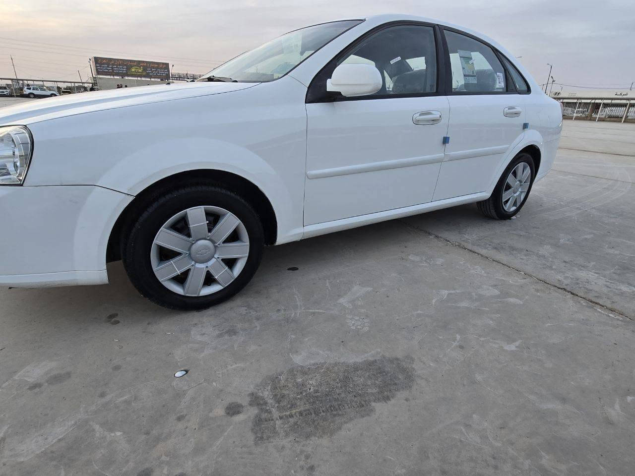 للبيع: سيارة أوبترا 2011 "نظافة الوكالة" 🚗✨
الكفالة: السيارة مكفولة كفالة عامة (من الصبغ، الضربة، ).

​الرقم: ذي قار - خصوصي، رقم مميز وهيبة (27 A 8181).

إلى كل من يدور على "المضمون"
سيارة بيت واستخدام حشيم، مو مالت كد وتعب.

 المحرك انشاط وعزم عالي.
 اللون: أبيض ثلجي نظيف جداً.
الحالة الفنية: تبريد ثلج، كير ومحرك وصدور بشرط الفحص.
تفاصيل الأوراق (جاهزة للتحويل):
 الملكية: بأسمي  

 * السنوية: مجددة  سنة 2031
السيارة جاهزة من كلشي، تدق سلف وتوكل على الله، ما تحتاج منك صرف دينار واحد.
📍 المكان: ( واسط الكوت)
💰 السعر: (84$) - وبيها مجال بسيط للشراي.
📞 للاتصال: (***********)
واتساب (***********)
