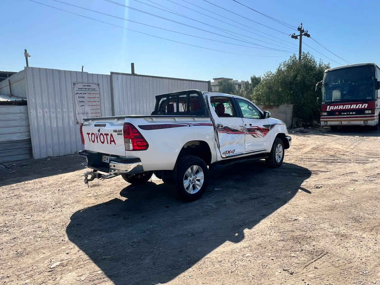 بيكم هايلوكس فور ويل رقم بغداد اوتماتيك موديل 2017 فول مواصفات سياره شغالة وتمشي تباع عل حادث مكان بغداد الاتصال 
*********** اثير *********** بغداد, العراق
