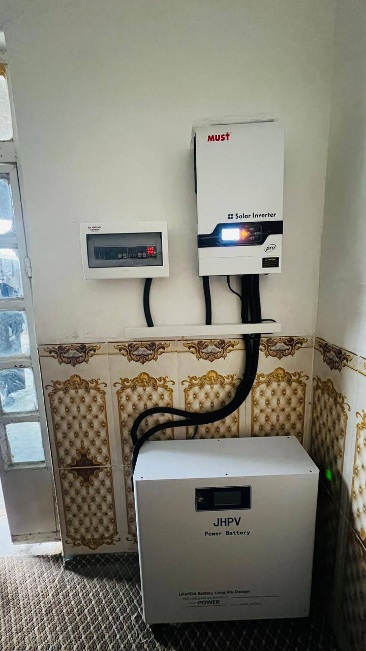 تم بحمد الله تنصيب منظومات طاقه شمسيه من شركة قوة الشمس بإدارة بهاء الحساني ***********
والاستاذ احمد اسماعيل خليل ***********
ضمانات
ضمان البطاريه ٥ سنوات
ضمان انفيرتر ٢ سنه
ضمان الالواح ١٥ سنه
يوجد نقد
ويوجد أقساط ع ماستر كارد الرافدين
