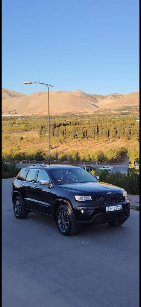 سلام عليكم جيب مديل 2017 لمتد بلاص سياره فول مواصفات  حادث جاملغ وبنيد خفيفات جاملغ مبدل بنيد نفسه سياره بدون دواخل بدون ارباكات ارباك سليم  سياره نضيفه كير مكينه كفاله  ماشيه 95ترهم بيع وترهم مراوس بسياره  حسب لقناعه
 1 مواصفات فتحته سقف 
2كشنات جلد 
3كشنات اماميه كهرباء 
4كشنات هيتر لامامين +خلفيه هيتر 
5سكان  هيتر 
6حساسات 360 
7جنطه كهربائ
8مودات قياده
 9 تشغيل عن بعد 
توقف ذاتي  وبعد بيه مواصفات سياره حلوه ونضيفه 
 رقم بغداد دولي جديد 
سعر 210$
مكان سياره كربلاء 
***********
