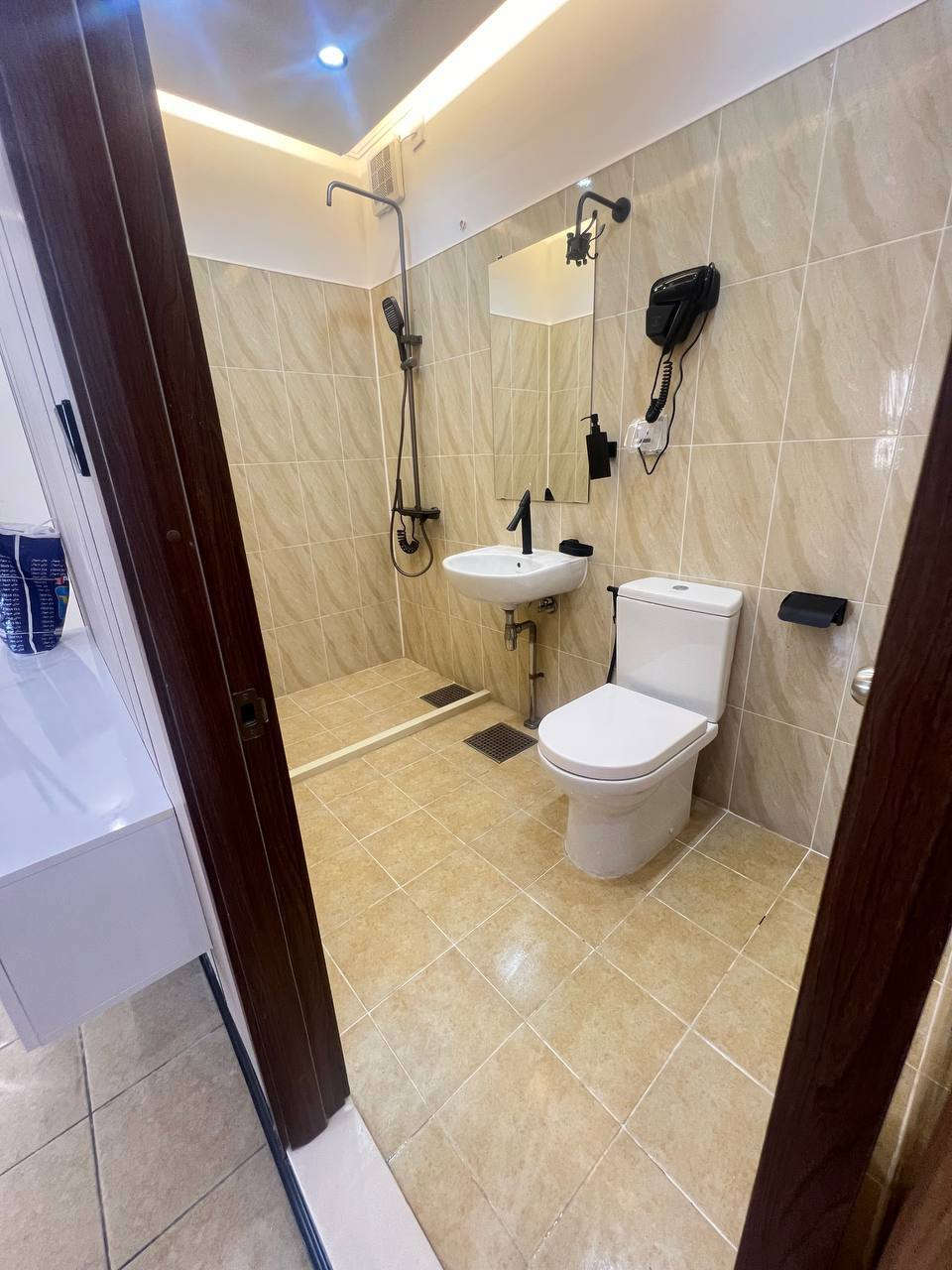 يتم تنظيف الشقه بكاملها خدماتنا الأفضل وبأنسب الاسعار
 يشمل التالي:-
🛑تنظيف الحمامات
🛑تنظيف المطبخ
🛑ازاله التكلسات المستعصية في الارضيات
🛑تنظيف الشبابيك
🛑تنظيف الزجاج وقواطع الزجاج
🛑تنظيف الابواب

🎗للاستفسار والحجز المسبق : ***********
